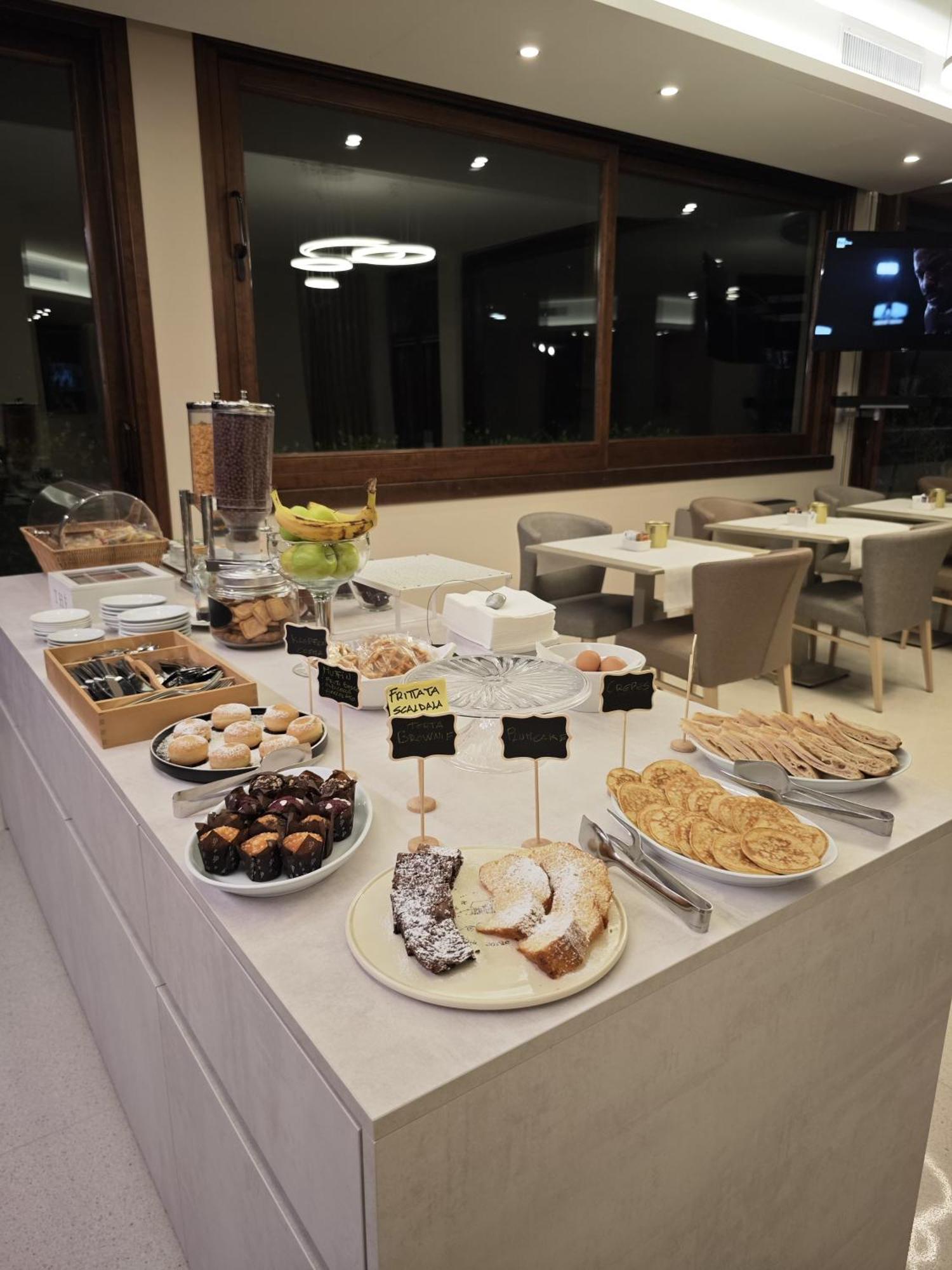 Albergo Grappolo D'Oro モンテベッルーナ エクステリア 写真