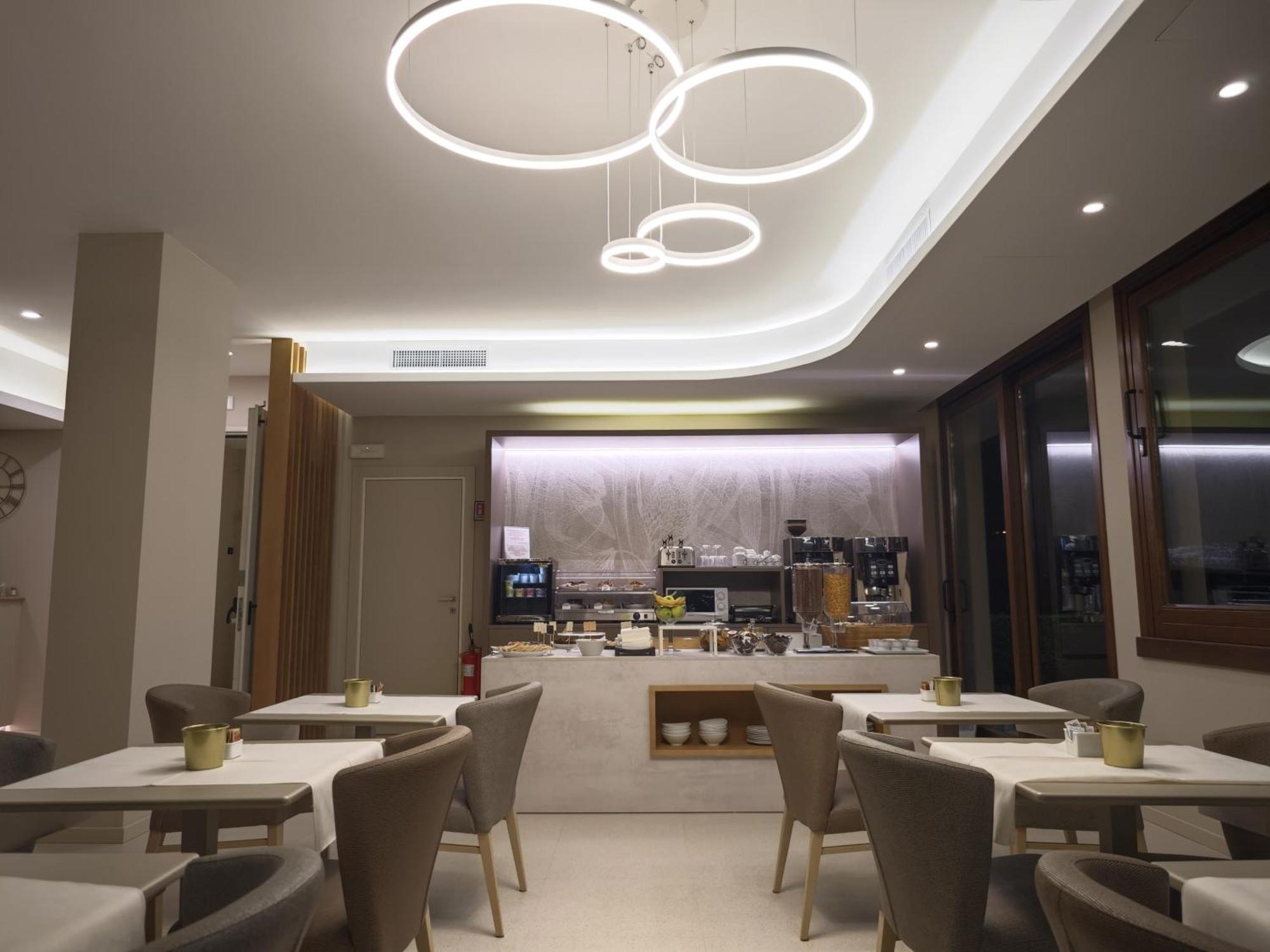 Albergo Grappolo D'Oro モンテベッルーナ エクステリア 写真