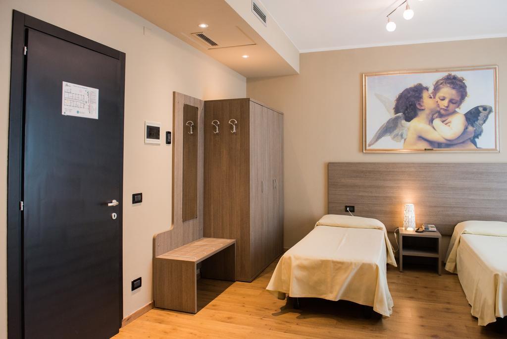 Albergo Grappolo D'Oro モンテベッルーナ エクステリア 写真
