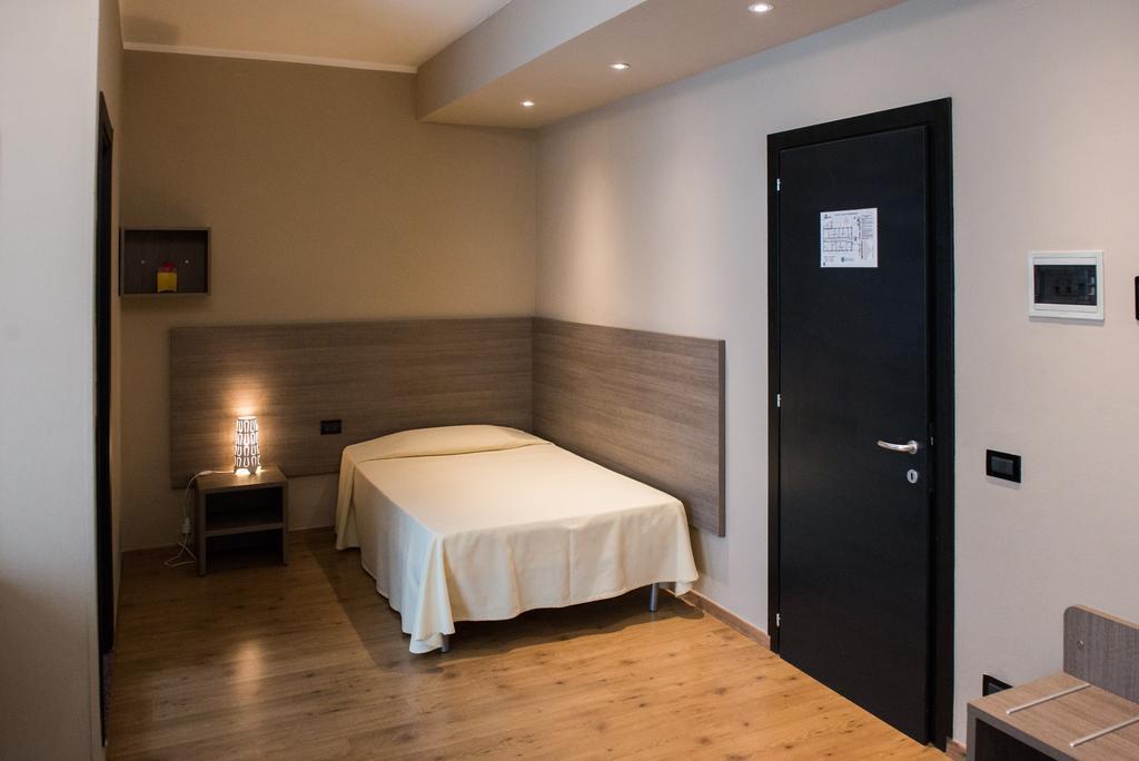 Albergo Grappolo D'Oro モンテベッルーナ エクステリア 写真