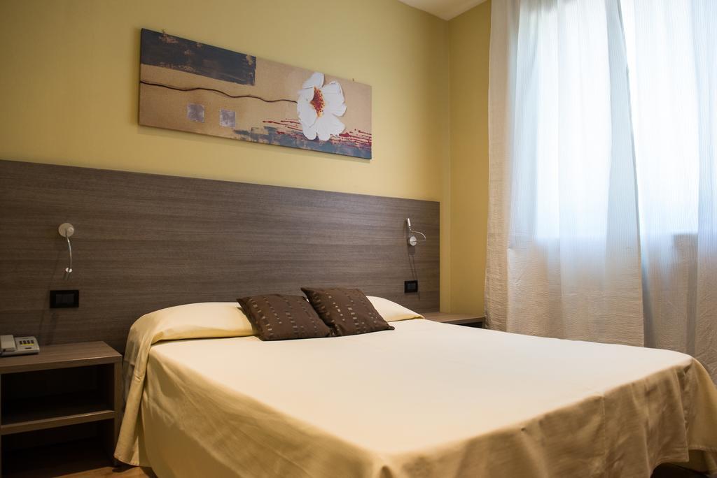 Albergo Grappolo D'Oro モンテベッルーナ エクステリア 写真