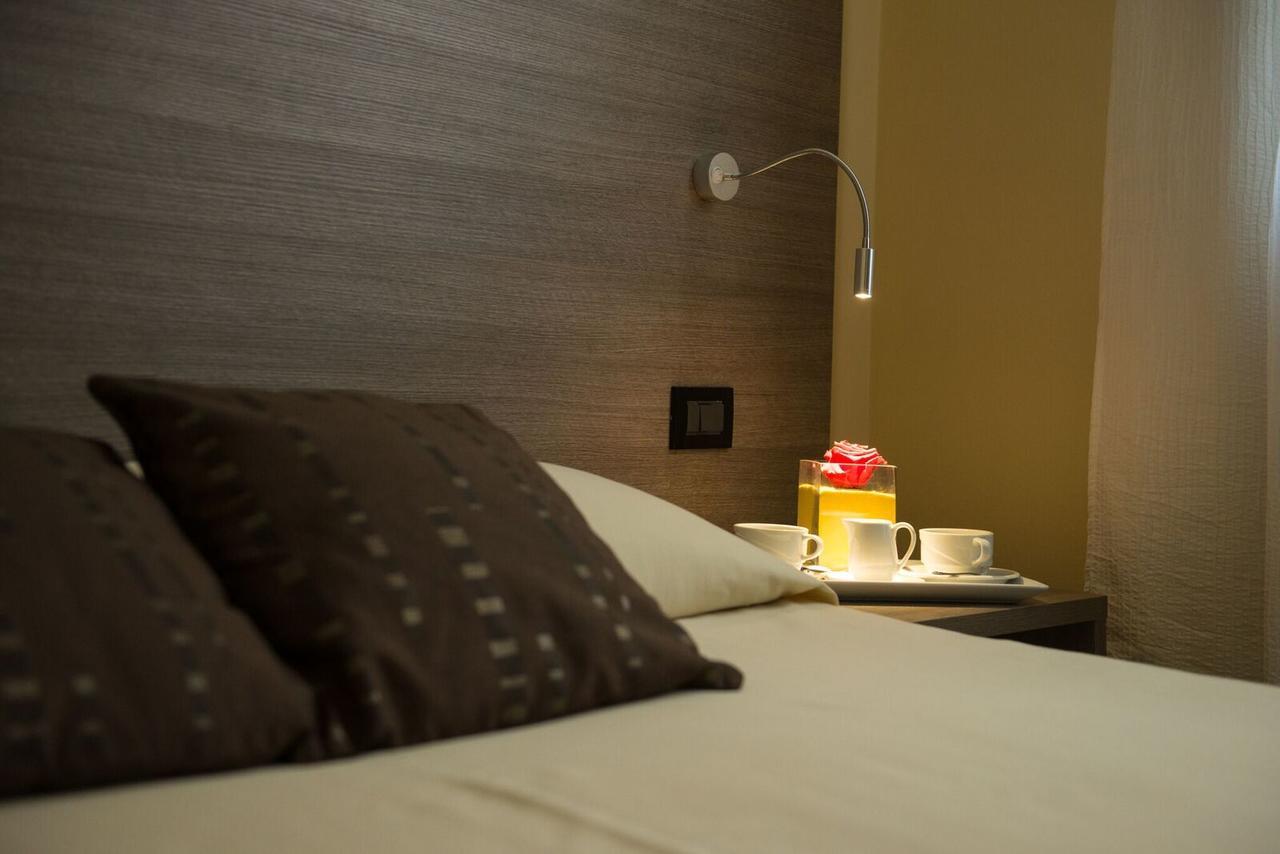 Albergo Grappolo D'Oro モンテベッルーナ エクステリア 写真