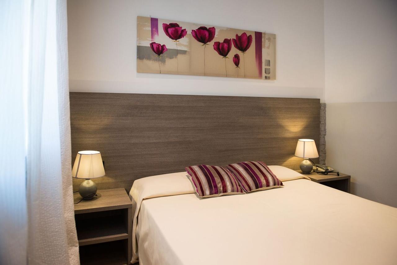 Albergo Grappolo D'Oro モンテベッルーナ エクステリア 写真